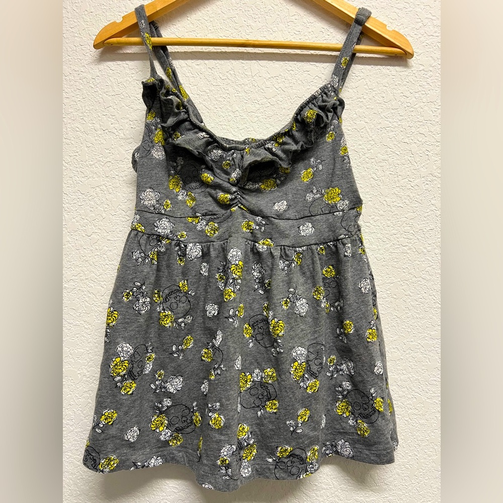 *Torrid Skull Ruffled Babydoll Knit Tank Roses Grey Heather Size 0. 0XL. L